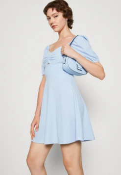 Wal G Haliday Cut Out Skater - Jerseyjurk - Sky Blue -Wal G Verkoopwinkel 659a588a36a049a3a7932e2bcbbb53f8 scaled