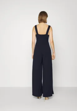 Wal G Jackie Wide Leg - Jumpsuit - Navy Blue -Wal G Verkoopwinkel 65d008c505a14d5fba5075d4cfad8706 scaled