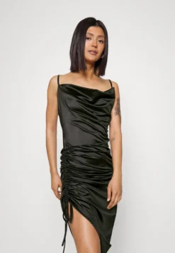 Wal G Ruched Dress - Cocktailjurk - Black -Wal G Verkoopwinkel 66addd4c0d4947d399f8fc94f16e68d2 scaled