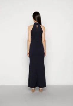 Wal G Halter Neck Maxi Dress - Galajurk - Navy Blue 8 Wal G Halter Neck Maxi Dress - Galajurk - Navy Blue -Wal G Verkoopwinkel 689533d5e08c42ed89b9991a10464009 scaled