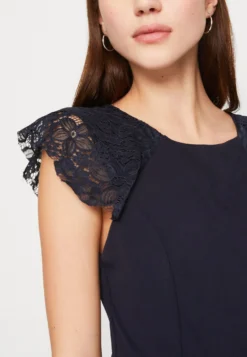 Wal G Sarah Lace - Jumpsuit - Navy Blue -Wal G Verkoopwinkel 69625b6cb40d4ae6abf70e0df20fde0a scaled