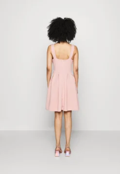 Debbie Buckle Skater Dress - Cocktailjurk - Blush Pink -Wal G Verkoopwinkel 698088f15181489f8c08b730cc46482a scaled