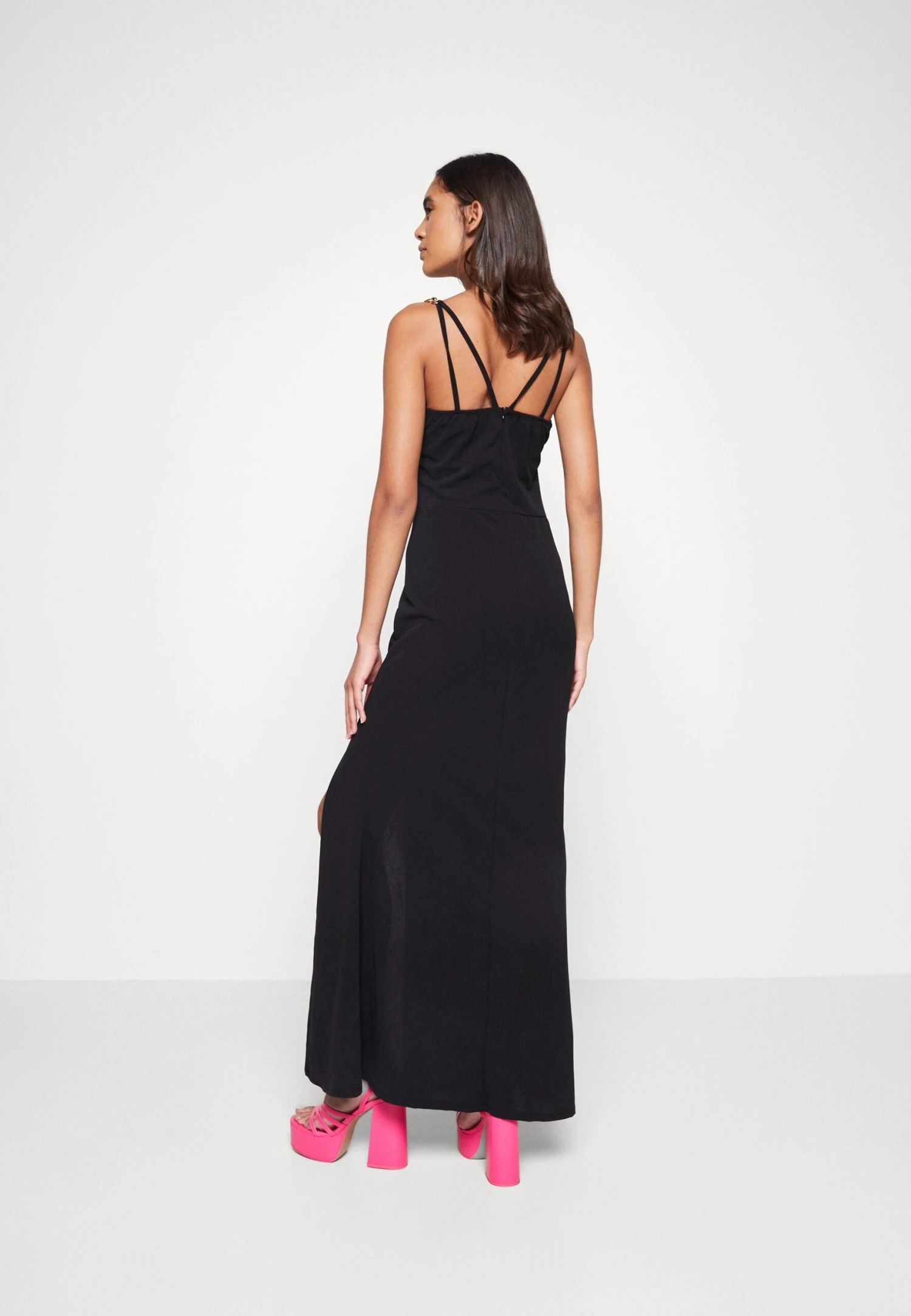 Wal G Rue Chain Maxi - Cocktailjurk - Black 3 Wal G Rue Chain Maxi - Cocktailjurk - Black - Afbeelding 3