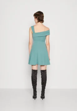 Wal G Noelle Off The Shoulder Skater - Jerseyjurk - Sage Green 8 Wal G Noelle Off The Shoulder Skater - Jerseyjurk - Sage Green -Wal G Verkoopwinkel 6a3acf2444b3443baa33e42e220de42f scaled