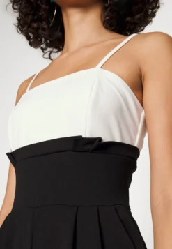 Wal G Janya Contrast Jumpsuit- Jumpsuit - Black/White 11 Wal G Janya Contrast Jumpsuit- Jumpsuit - Black/White -Wal G Verkoopwinkel 6bd8d82e73af49a9b93351a36e5be06f scaled