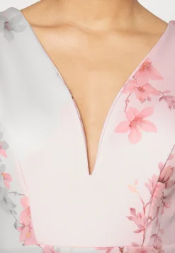 Wal G Wedding Jamie Flare Sleeve Midi - Etui-Jurk - Pink -Wal G Verkoopwinkel 6e55c7ccbc3f4464afcfeef8cb192e50 scaled