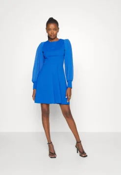 Wal G Kat Sleeve Dress - Jurk - Electric Blue 7 Wal G Kat Sleeve Dress - Jurk - Electric Blue -Wal G Verkoopwinkel 6f369c61630a4eab995c2f160a70abd9 scaled