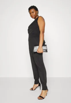 Brady V Neck- Jumpsuit - Black -Wal G Verkoopwinkel 6f83f400226c41faaab3143b89b97cc0 scaled