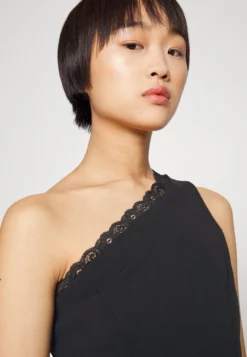 Penelope Lace Skater - Cocktailjurk - Black -Wal G Verkoopwinkel 7096c83806b24db28421365e8c34a390 scaled