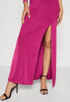 Wal G Arrabella One Sleeve Maxi - Jerseyjurk - Magenta -Wal G Verkoopwinkel 7185c3cc4813489a9156b4283602e0ec scaled