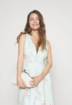 Wedding V Neck Print Skater - Cocktailjurk - Hellgrün 10 Wedding V Neck Print Skater - Cocktailjurk - Hellgrün -Wal G Verkoopwinkel 76f69db551f347cfb74a42ffb9d6c4fc scaled