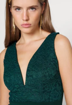 Celia V Neck Midi Dress - Cocktailjurk - Forest Green 9 Celia V Neck Midi Dress - Cocktailjurk - Forest Green -Wal G Verkoopwinkel 785108ff92094ab085813f4c454e1b56 scaled