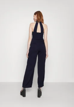 Wal G Alfo Cross Neck - Jumpsuit - Dark Blue -Wal G Verkoopwinkel 785714ffcbd949308cbd4d3bd78517ea scaled