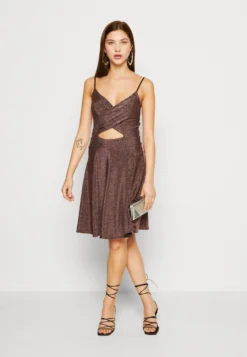 Wal G Exclusive Nye Glitter Mambo Skater - Jerseyjurk - Bronze -Wal G Verkoopwinkel 78bae1aa2c654b6f9ae0291c6eebaedf scaled