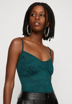 Wal G Benny Bodysuit - T-Shirt Print - Forest Green 9 Wal G Benny Bodysuit - T-Shirt Print - Forest Green -Wal G Verkoopwinkel 7c8a0e0dd864456abe2cdd2447d6dac7 scaled