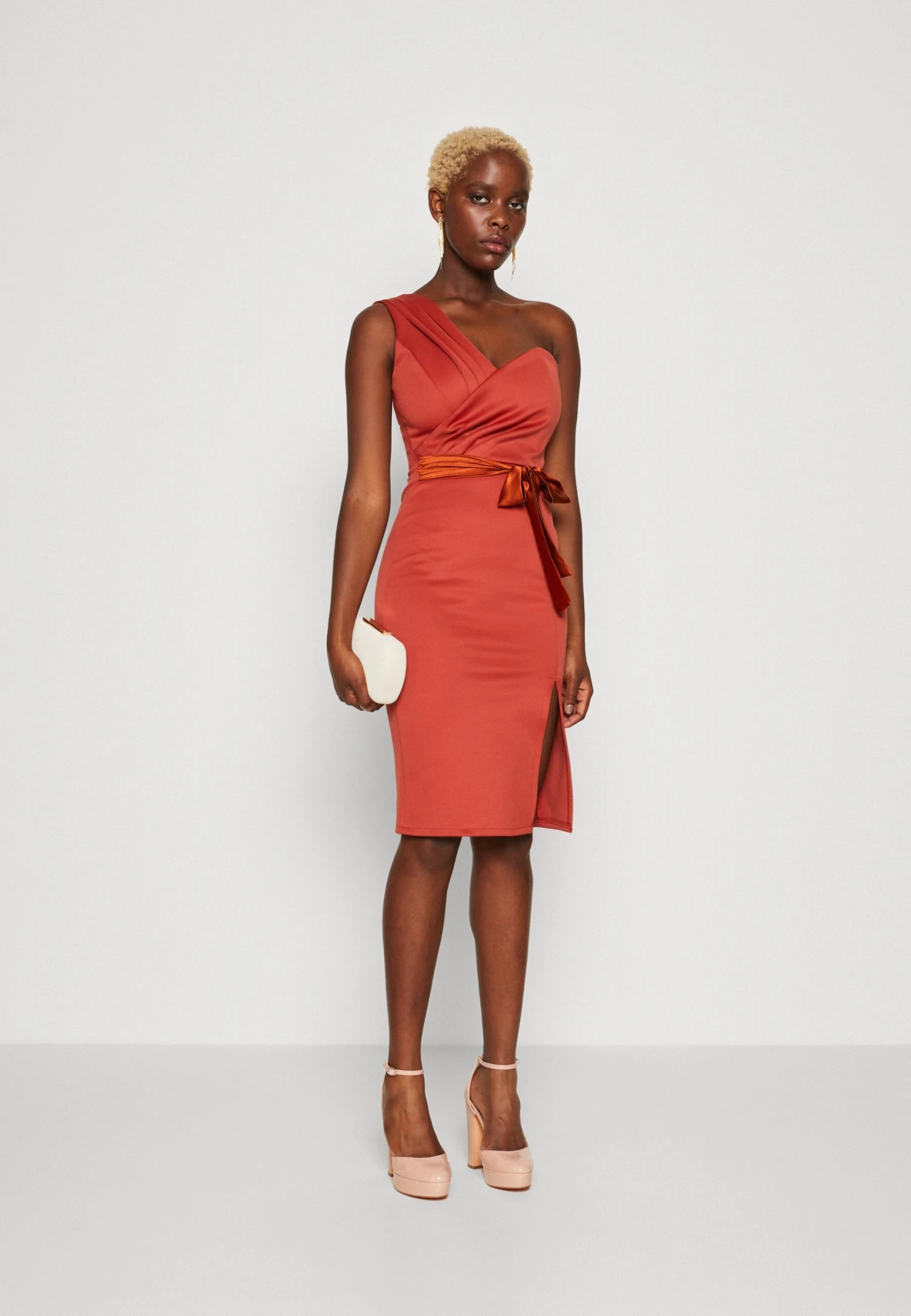 Wal G Tatiana Bow Midi - Cocktailjurk - Terracotta 2 Wal G Tatiana Bow Midi - Cocktailjurk - Terracotta - Afbeelding 2