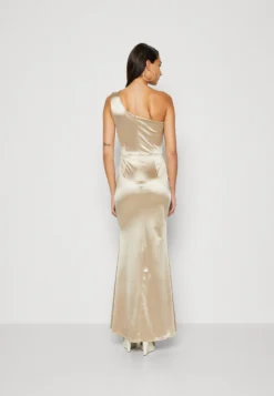 Wal G Evalina One Sleeve Maxi - Galajurk - Champagne 8 Wal G Evalina One Sleeve Maxi - Galajurk - Champagne -Wal G Verkoopwinkel 804b220ead404a0181dd30eae25b1b3e scaled