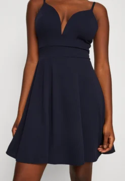 Wal G Vincent Skater Dress - Jerseyjurk - Navy Blue -Wal G Verkoopwinkel 83f171c5f5d44f60b6fff5b5256c174f scaled
