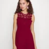 Wal G Accessorie Neck Skater Dress - Cocktailjurk - Wine