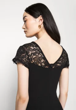 Cecillian V Neck Jumpsuit - Jumpsuit - Black 11 Cecillian V Neck Jumpsuit - Jumpsuit - Black -Wal G Verkoopwinkel 85e1dfda71624f3dbfca6a55d9170251 scaled