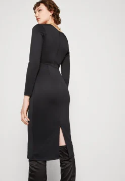 Wal G Zanad V Neck Midi - Jerseyjurk - Black 9 Wal G Zanad V Neck Midi - Jerseyjurk - Black -Wal G Verkoopwinkel 862742873ede47979971e77e76d9396b scaled
