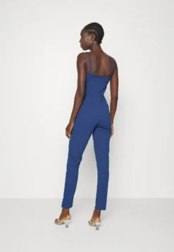 Wal G Rimi Straight Leg - Jumpsuit - Electric Blue -Wal G Verkoopwinkel 87173877ed07426a9b9fe94e50d85691 scaled