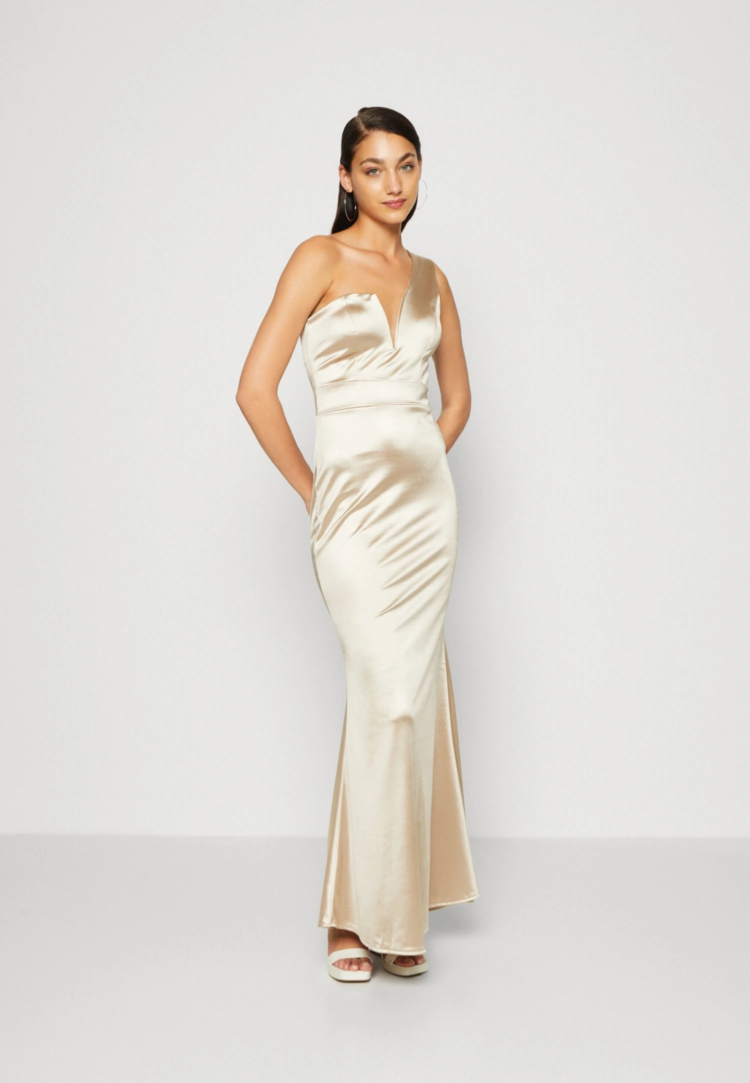 Wal G Evalina One Sleeve Maxi - Galajurk - Champagne 1 Wal G Evalina One Sleeve Maxi - Galajurk - Champagne
