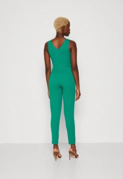 Wal G Toby V Neck - Jumpsuit - Leaf Green -Wal G Verkoopwinkel 8be119867b5142a1ab4a4f6e15173b78 scaled