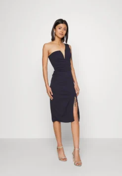 Wal G Gigi One Shoulder Midi Dress - Cocktailjurk - Navy Blue -Wal G Verkoopwinkel 934136f6b77e421b8e3a8d7fa9ce6479 scaled