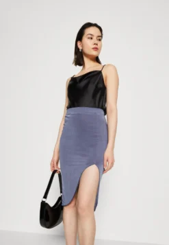 Wal G Party Ty Midi Skirt - Kokerrok - Denim Blue -Wal G Verkoopwinkel 96b6291bad474f90bfa4f7e1c382d2c2 scaled