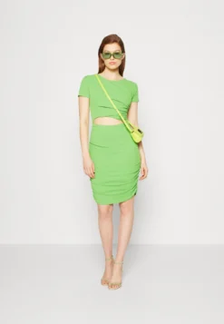 Wal G Cruise CollectionBry Mini Dress - Jerseyjurk - Leaf Green -Wal G Verkoopwinkel 9baad66eef15450bb312a709f849aaa0 scaled