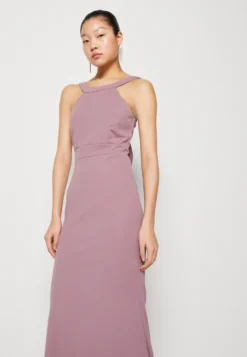 Wal G Sacha Frill Dress - Galajurk - Mauve Pink -Wal G Verkoopwinkel 9db4ccee75514af399c74f6667256329 scaled