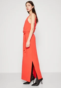Wal G Summer Essentials Lenny Strappy - Maxi-Jurk - Fiery Red -Wal G Verkoopwinkel 9fe9f22e80d94aea87e0bd881acb41fb scaled