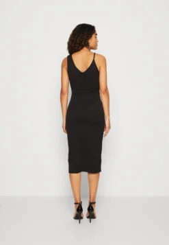 Wal G Wina Asymmetric Midi - Jerseyjurk - Black -Wal G Verkoopwinkel a348c8a0de714f0781870f70b7fd9c43 scaled