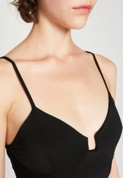 Wal G Salma Strappy - Galajurk - Black -Wal G Verkoopwinkel a3db543869b84f549927b15ffe673f83 scaled