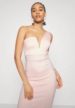 Wal G Wedding Gina Shoulder Maxi - Galajurk - Peach -Wal G Verkoopwinkel a7cdd421357d444b93df868e3e9b2ada scaled