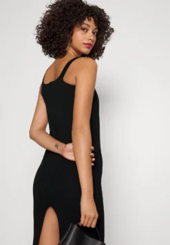 Wal G Estelle Cut Out Skirt - Jerseyjurk - Black 9 Wal G Estelle Cut Out Skirt - Jerseyjurk - Black -Wal G Verkoopwinkel a8e7decd566f4a3fb5e31656b4d1cc52 scaled