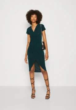 Wal G Wrap Midi Dress - Gebreide Jurk - Forest Green -Wal G Verkoopwinkel accc179b62e549a3a69cb604077225f8 scaled