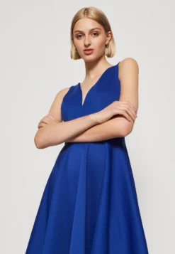 Wal G Muna V Neck Midi - Cocktailjurk - Electric Blue -Wal G Verkoopwinkel ada174094ee84650880d471e67be5fbb scaled