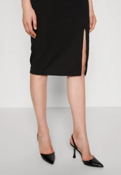 Wal G Simah Frill Midi Dress - Jerseyjurk - Black/Mango -Wal G Verkoopwinkel b2e884a64cea43bbaa091acbf04932ff scaled