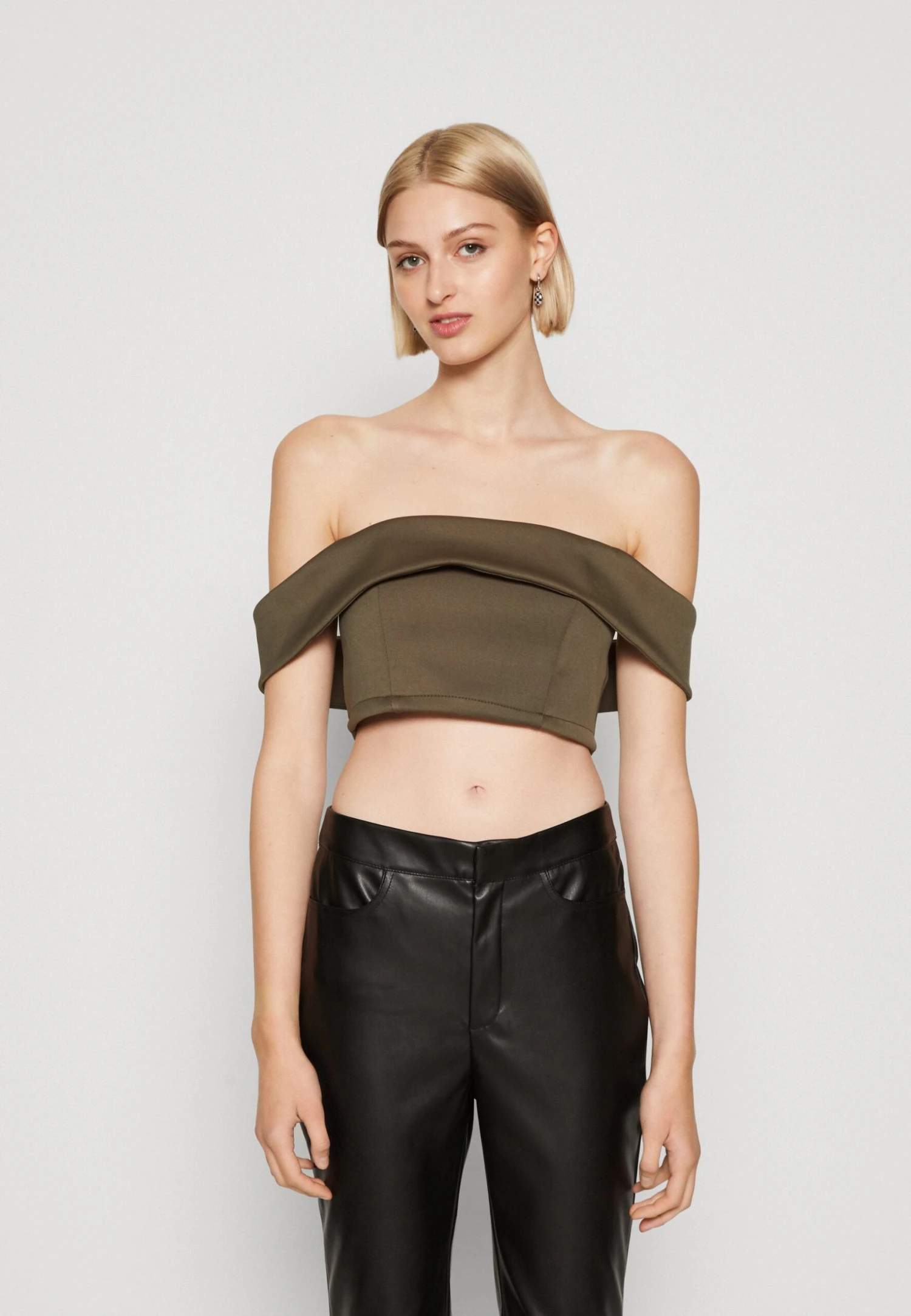 Wal G Brody Crop - T-Shirt Print - Khaki 1 Wal G Brody Crop - T-Shirt Print - Khaki