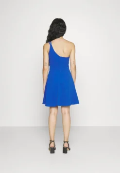 Relly Strap Skater - Cocktailjurk - Electric Blue -Wal G Verkoopwinkel b6f6914e2093429ca69d39e05f8701e5 scaled