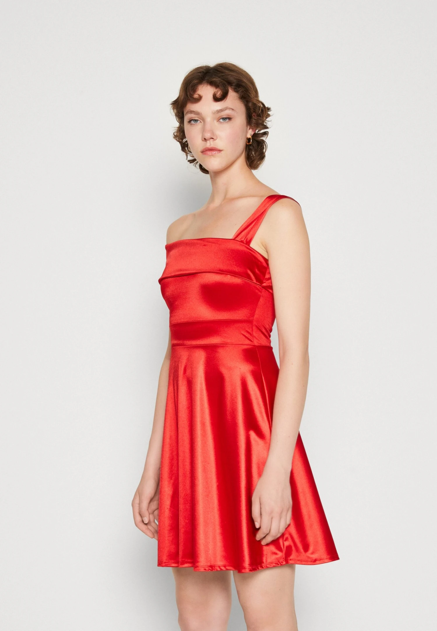 Wal G Kelly Asymmetric Skater - Cocktailjurk - Red 1 Wal G Kelly Asymmetric Skater - Cocktailjurk - Red