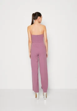 Wal G Laney Cupped - Jumpsuit - Mauve Pink -Wal G Verkoopwinkel bbd8785832e54d538b0dc61050cda58a scaled