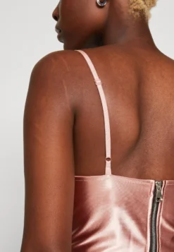 Wal G Christian Corset Crop - Top - Dusty Pink -Wal G Verkoopwinkel bbf34843f56a4de684a200e5c71fb16e scaled