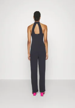 Alfo Cross Neck Jumpsuit - Jumpsuit - Navy Blue -Wal G Verkoopwinkel bd34b8bbb4ac424390a65736bb52a508 scaled
