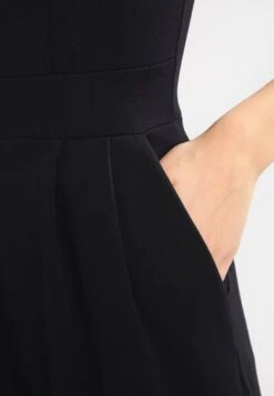 Wal G V Neck - Jumpsuit - Black -Wal G Verkoopwinkel c007deb507cb4ee6b4eac76b6643f25e