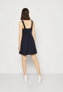 Wal G Jaqueline Skater Dress - Jerseyjurk - Navy Blue -Wal G Verkoopwinkel c09b062d61fc44bea5a44a03444e5c25 scaled