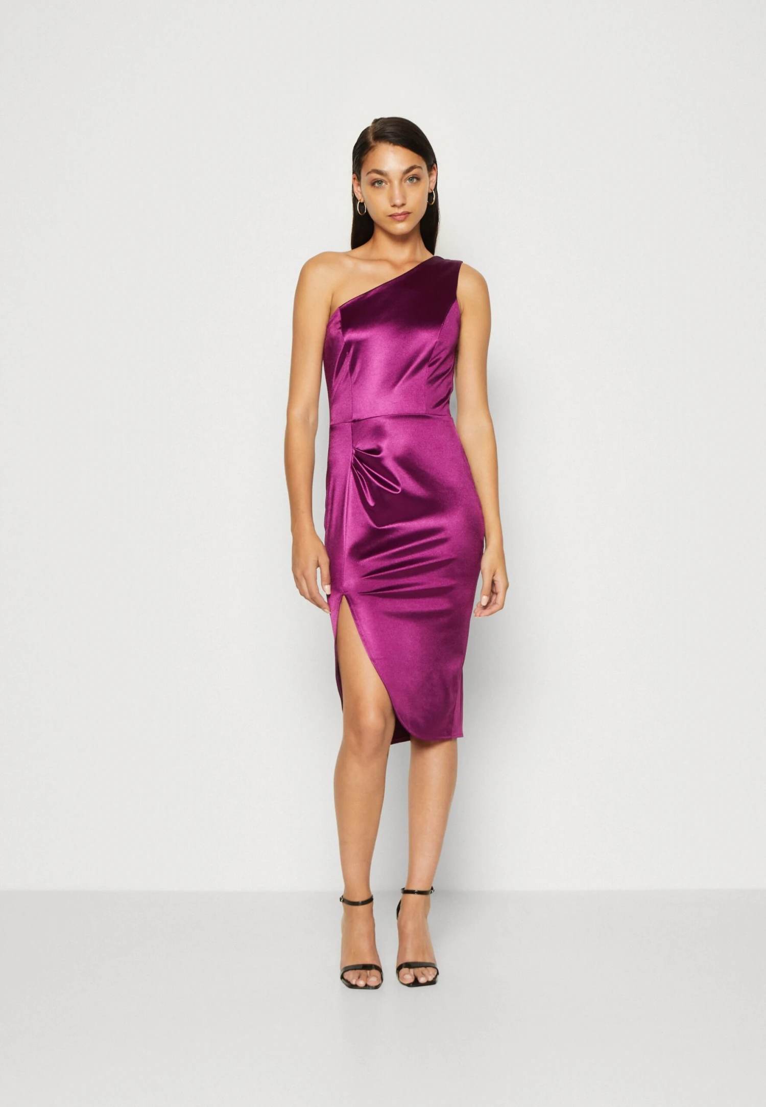 Wal G Niomi One Shoulder Midi - Cocktailjurk - Magenta 1 Wal G Niomi One Shoulder Midi - Cocktailjurk - Magenta