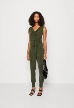 Wal G Ronny Slough Neck - Jumpsuit - Olive Green -Wal G Verkoopwinkel c1e7bd70858c488ab8c56dfd5a4a5b55 scaled